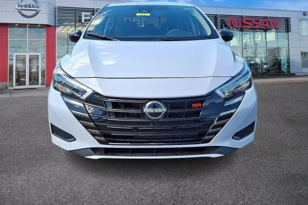 2025 Nissan Versa SR photo 1