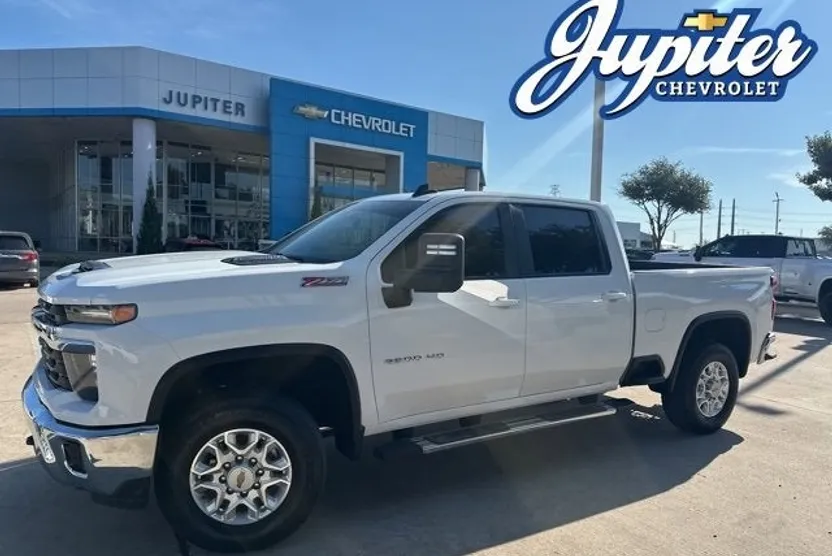 2024 Chevrolet Silverado 2500HD LT photo 1