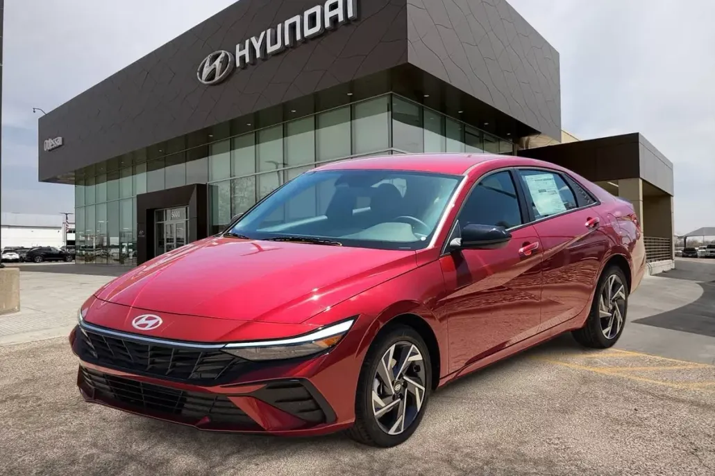 2025 Hyundai Elantra SEL Sport photo 1