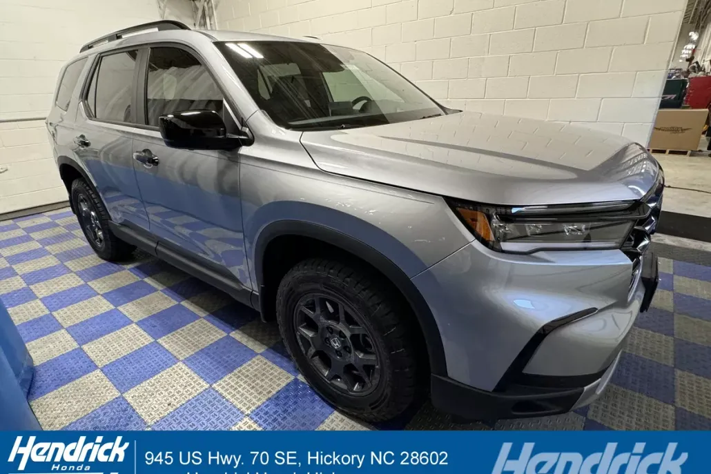 2025 Honda Pilot TrailSport photo 1