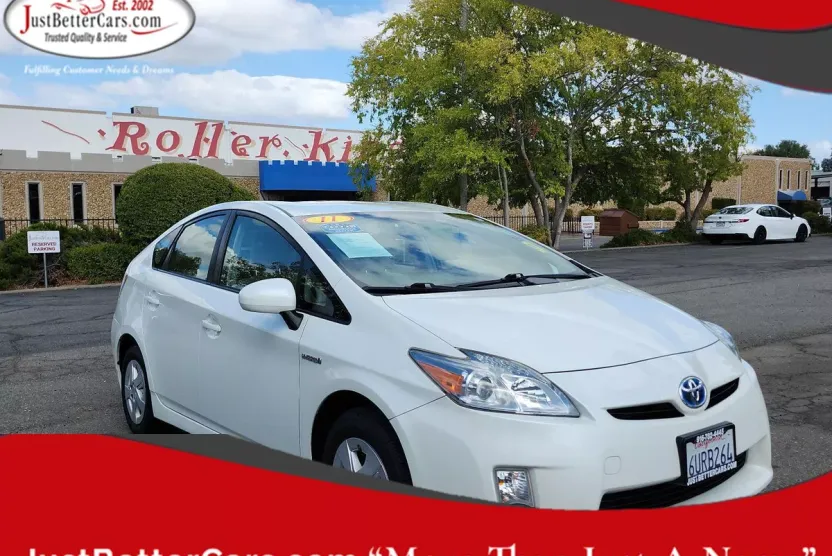 2011 Toyota Prius Two photo 1