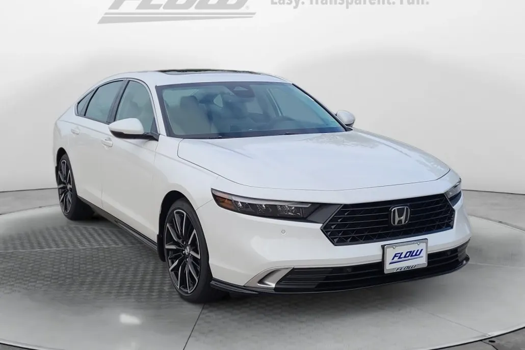 2025 Honda Accord Hybrid Touring photo 1