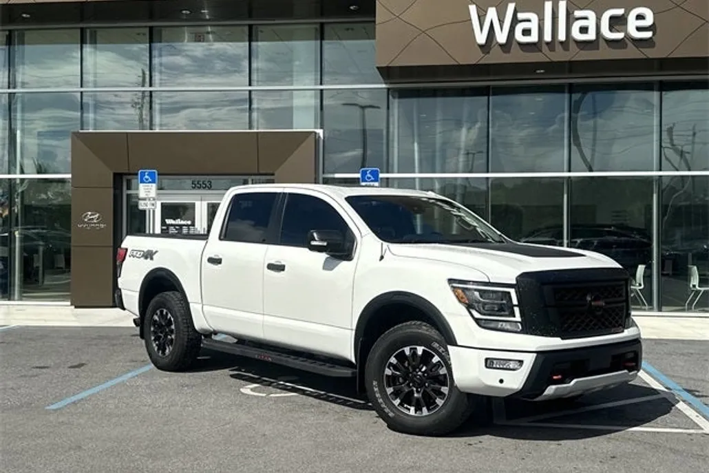 2021 Nissan Titan PRO-4X photo 1