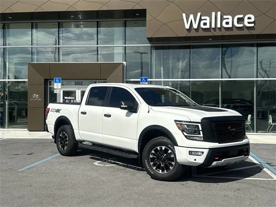 2021 Nissan Titan PRO-4X photo 1