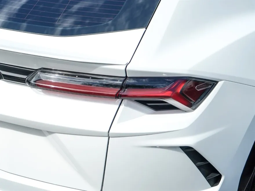 2022 Lamborghini Urus photo 47