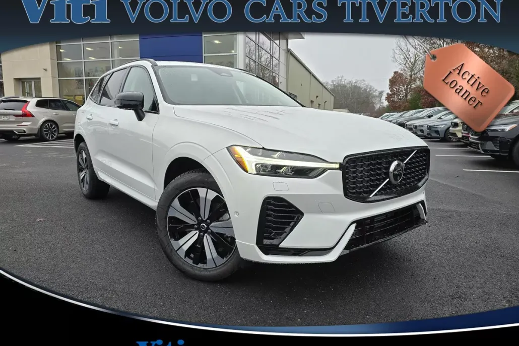 2025 Volvo XC60 T8 Plus photo 1