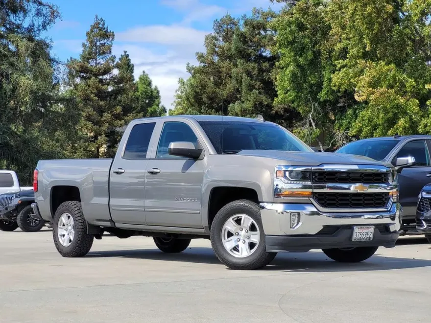 2017 Chevrolet Silverado 1500 photo 1