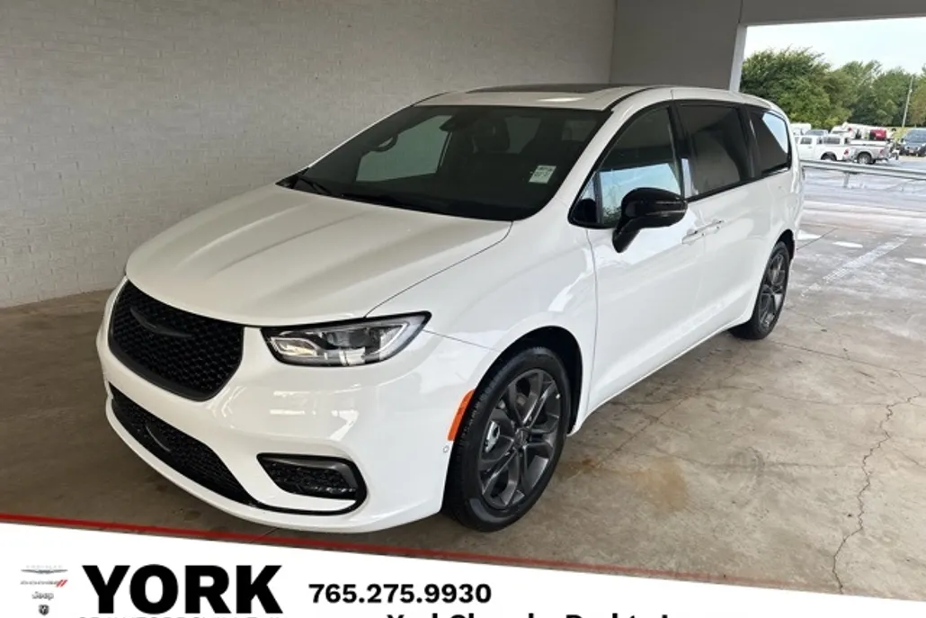 2026 Chrysler Pacifica photo 1