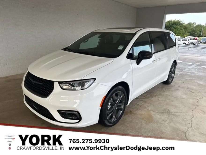 2026 Chrysler Pacifica photo 1