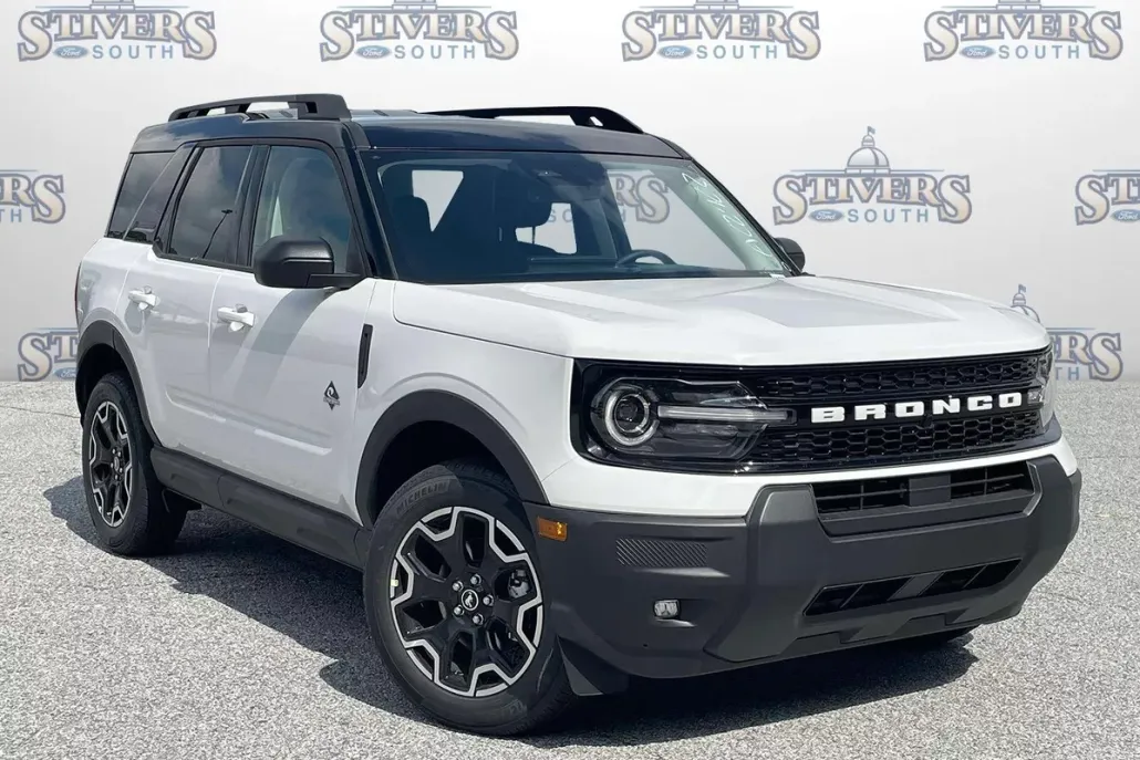 2025 Ford Bronco Sport Outer Banks photo 1