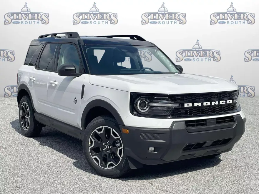 2025 Ford Bronco Sport Outer Banks photo 1