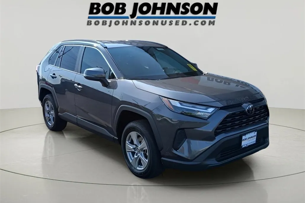 2025 Toyota RAV4 XLE photo 1