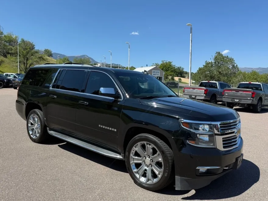 2017 Chevrolet Suburban Premier photo 1