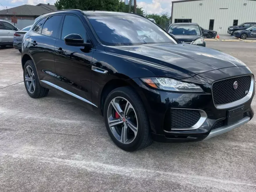 2018 Jaguar F-PACE S photo 1