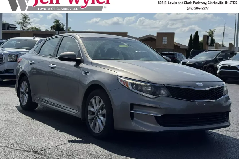 2018 Kia Optima LX photo 1