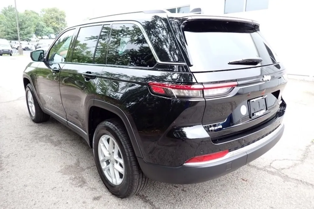 2025 Jeep Grand Cherokee Laredo X photo 1