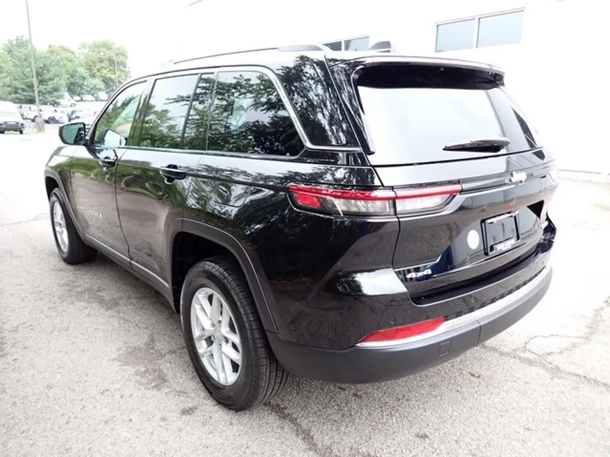 2025 Jeep Grand Cherokee Laredo X photo 1
