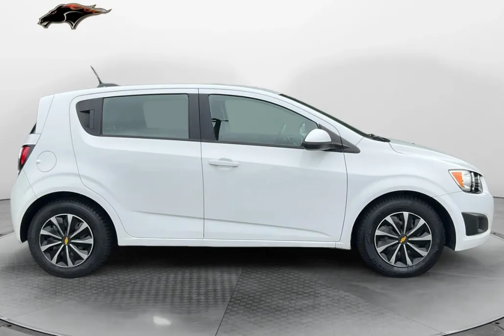 2015 Chevrolet Sonic LS photo 1