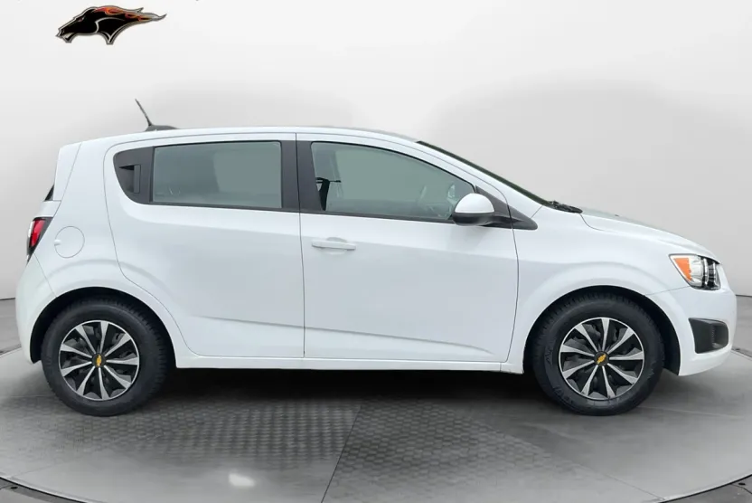2015 Chevrolet Sonic LS photo 1