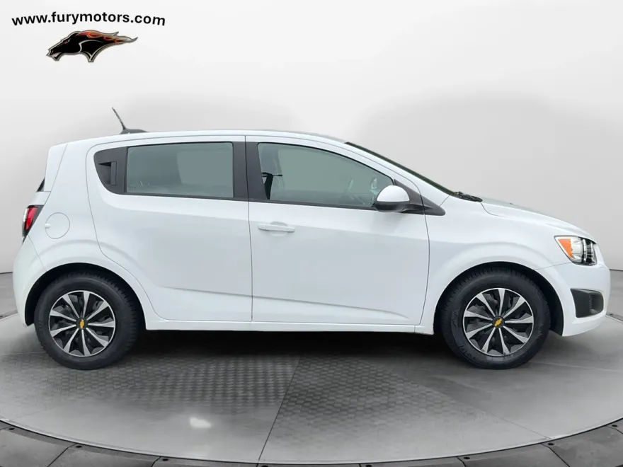 2015 Chevrolet Sonic LS photo 1