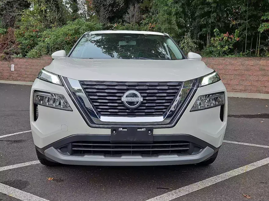 2023 Nissan Rogue SV photo 1