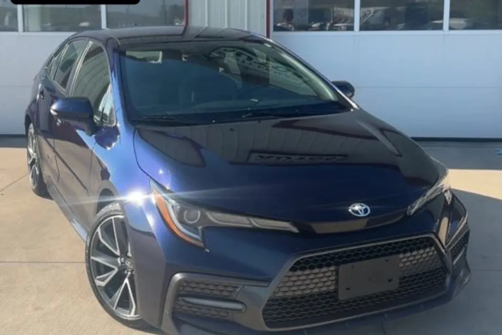 2021 Toyota Corolla SE photo 1