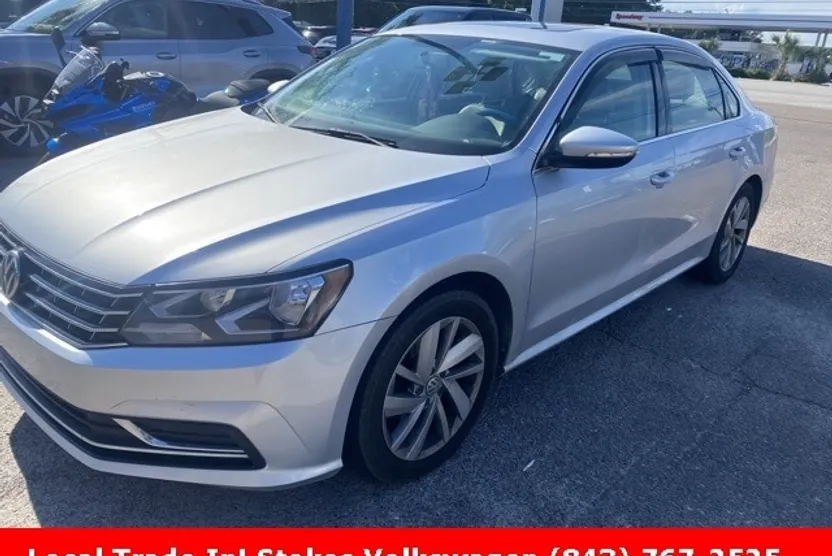 2018 Volkswagen Passat 2.0T SE photo 1