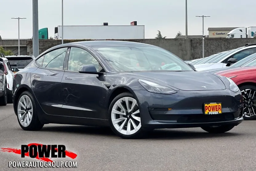 2022 Tesla Model 3 Long Range photo 1