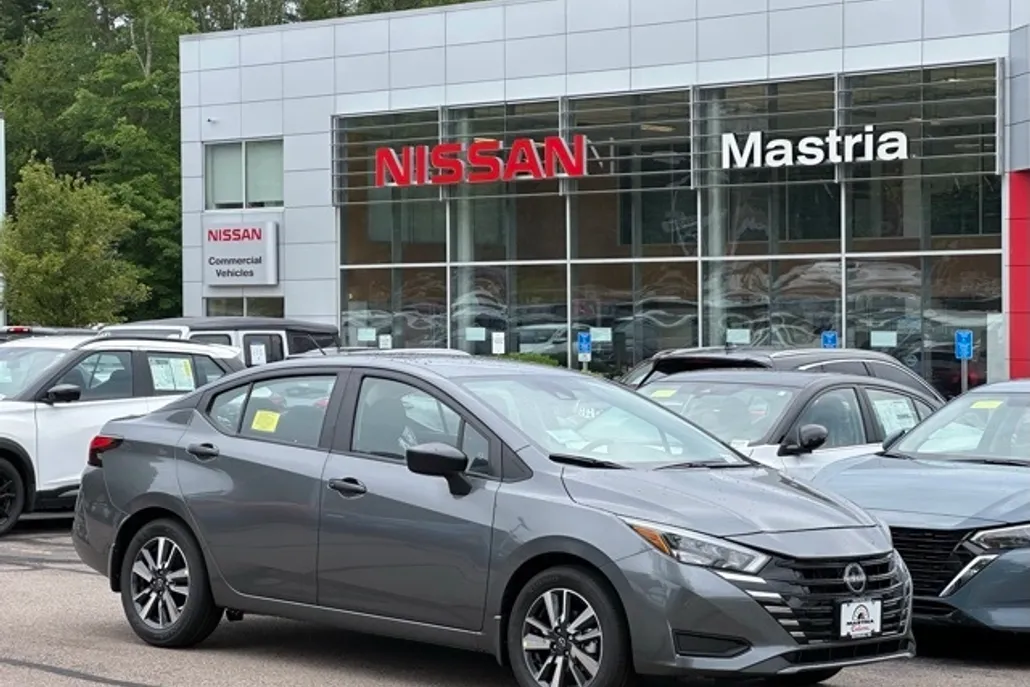 2025 Nissan Versa S photo 1