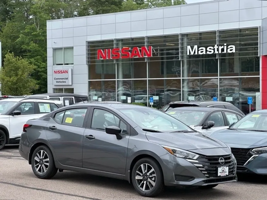 2025 Nissan Versa S photo 1