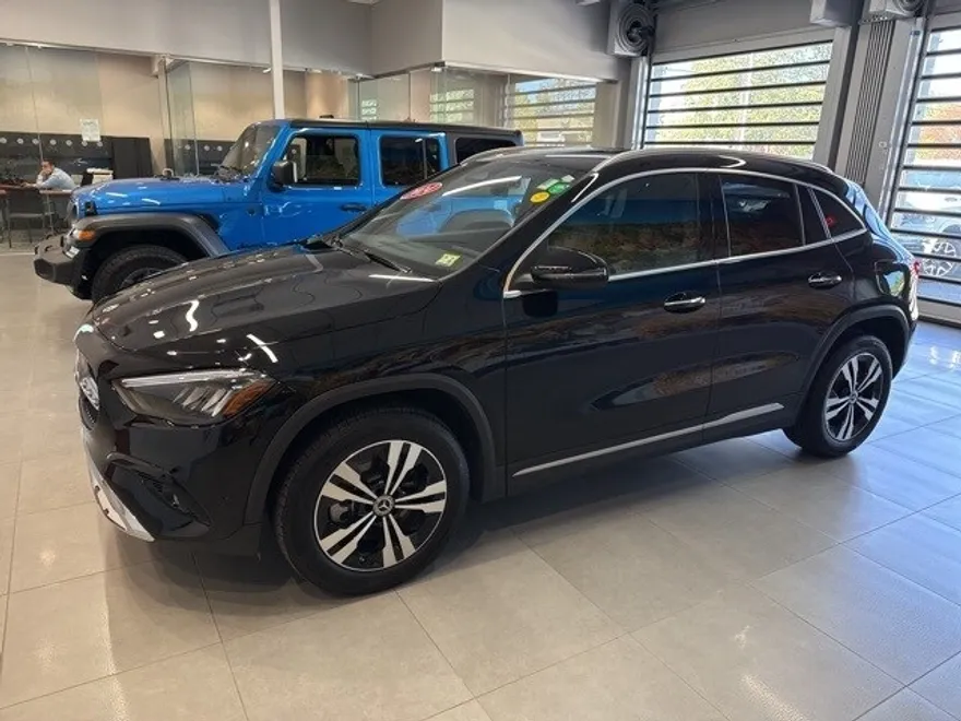 2024 Mercedes Benz GLA 250 photo 1
