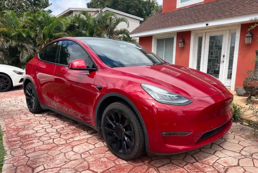 2022 Tesla Model Y Long Range photo 1