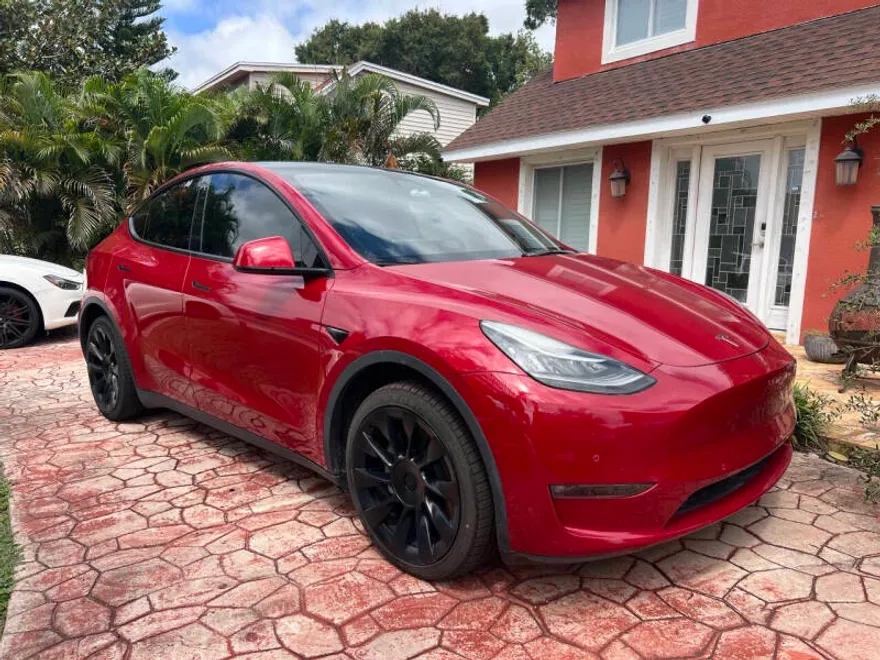 2022 Tesla Model Y Long Range photo 1