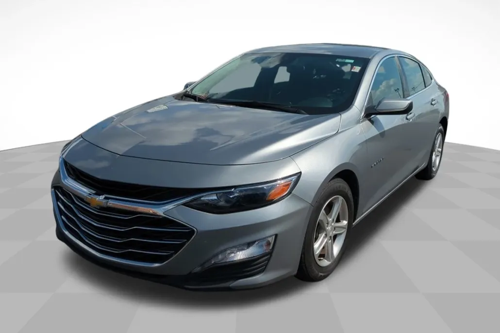 2024 Chevrolet Malibu 1LT photo 1