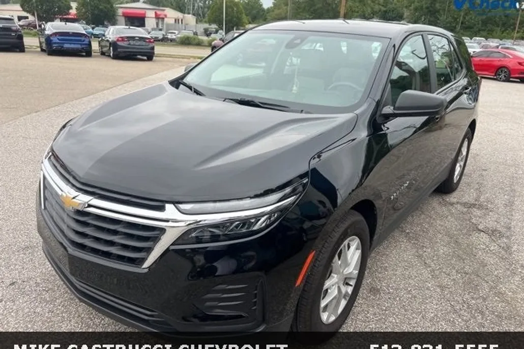 2024 Chevrolet Equinox LS photo 1
