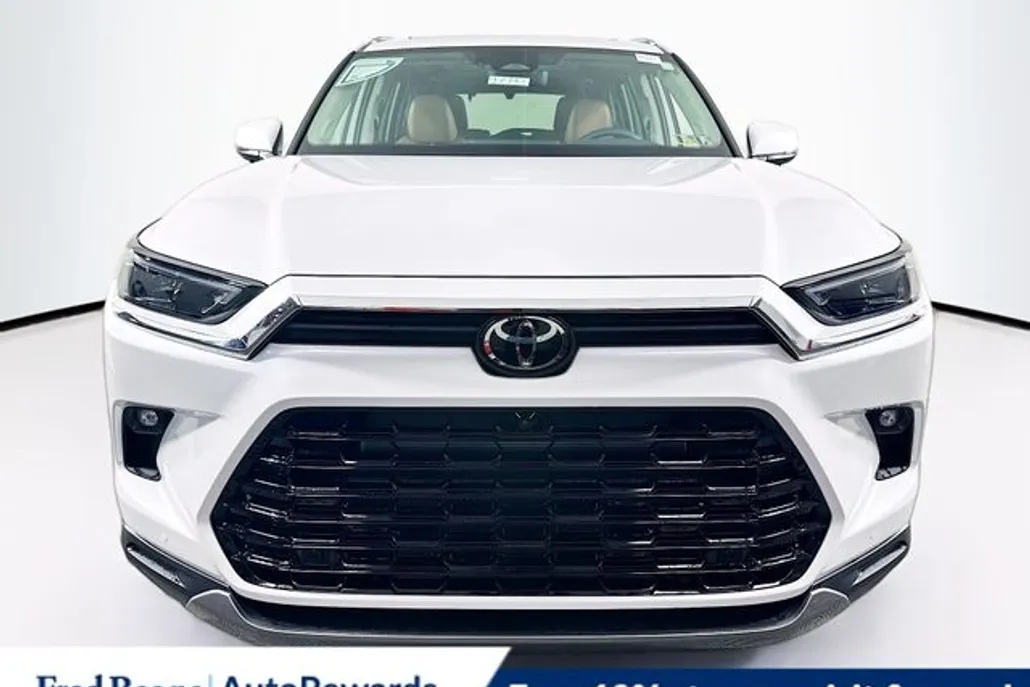 2026 Toyota Grand Highlander Platinum AWD photo 1