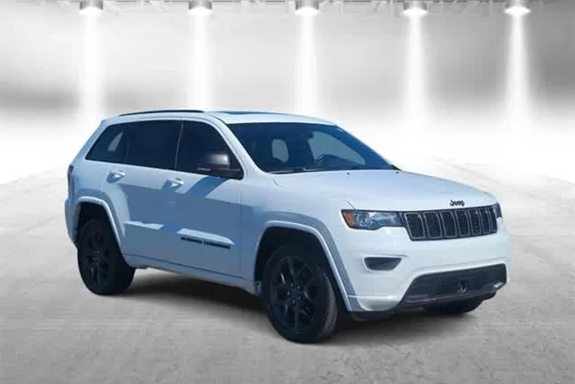 2021 Jeep Grand Cherokee Anniversary Edition photo 1