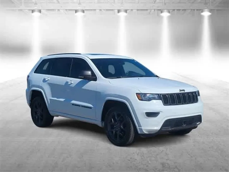2021 Jeep Grand Cherokee Anniversary Edition photo 1