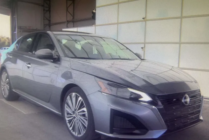 2023 Nissan Altima 2.5 SL photo 1
