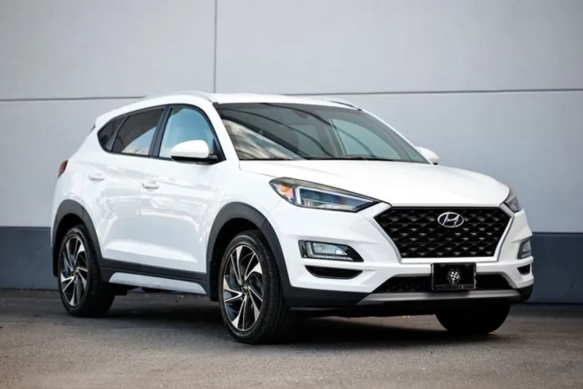 2020 Hyundai Tucson Sport photo 1