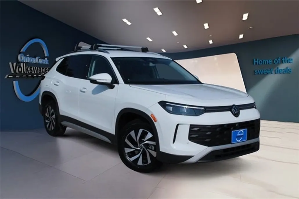 2025 Volkswagen Tiguan S photo 1