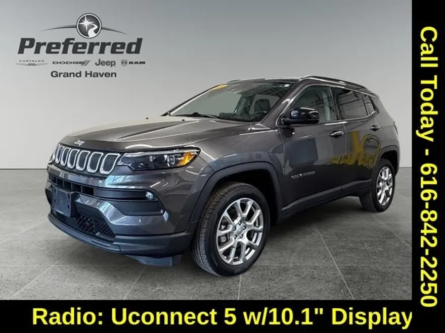2022 Jeep Compass Latitude Lux photo 1