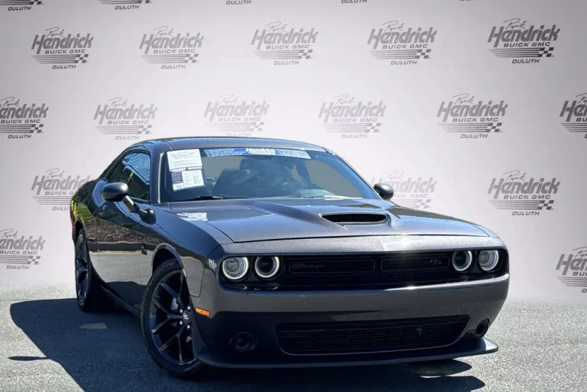 2023 Dodge Challenger R/T photo 1