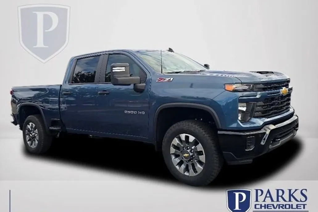 2025 Chevrolet Silverado 2500HD Custom photo 1