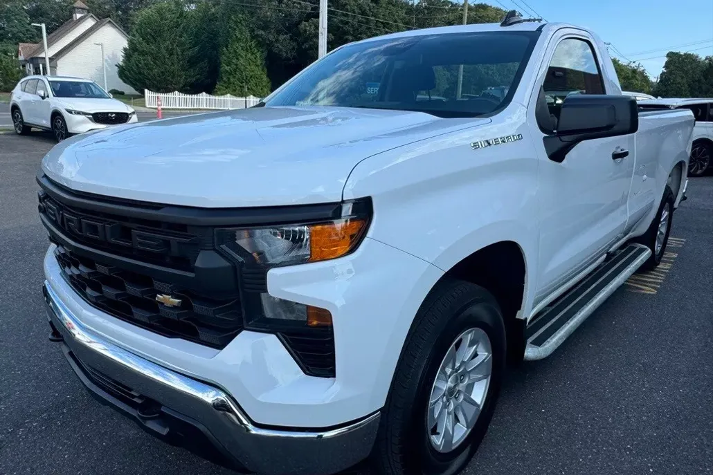 2024 Chevrolet Silverado 1500 photo 1