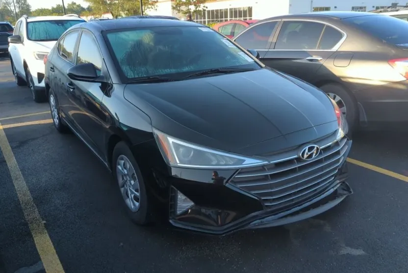 2019 Hyundai Elantra SE photo 1