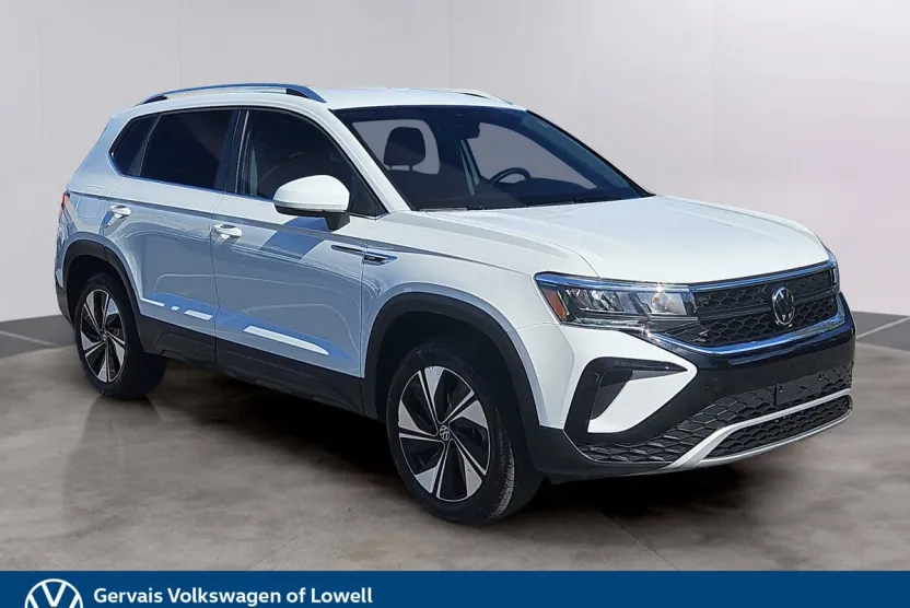 2024 Volkswagen Taos SE photo 1