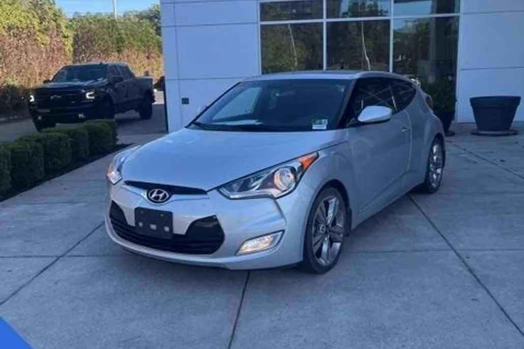 2017 Hyundai Veloster Value Edition R-Spec Turbo photo 1