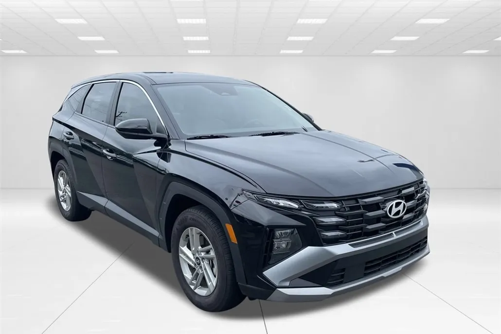 2025 Hyundai Tucson SE photo 1