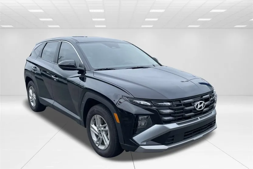 2025 Hyundai Tucson SE photo 1